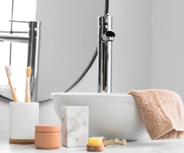 Bathroom accessories by Madrino Overseas